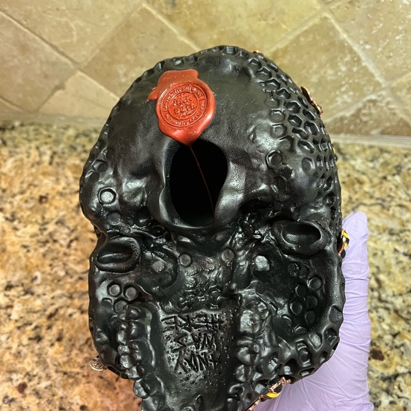 Killa Beez 🐝 Skull sculpture - Picture 4 of 9